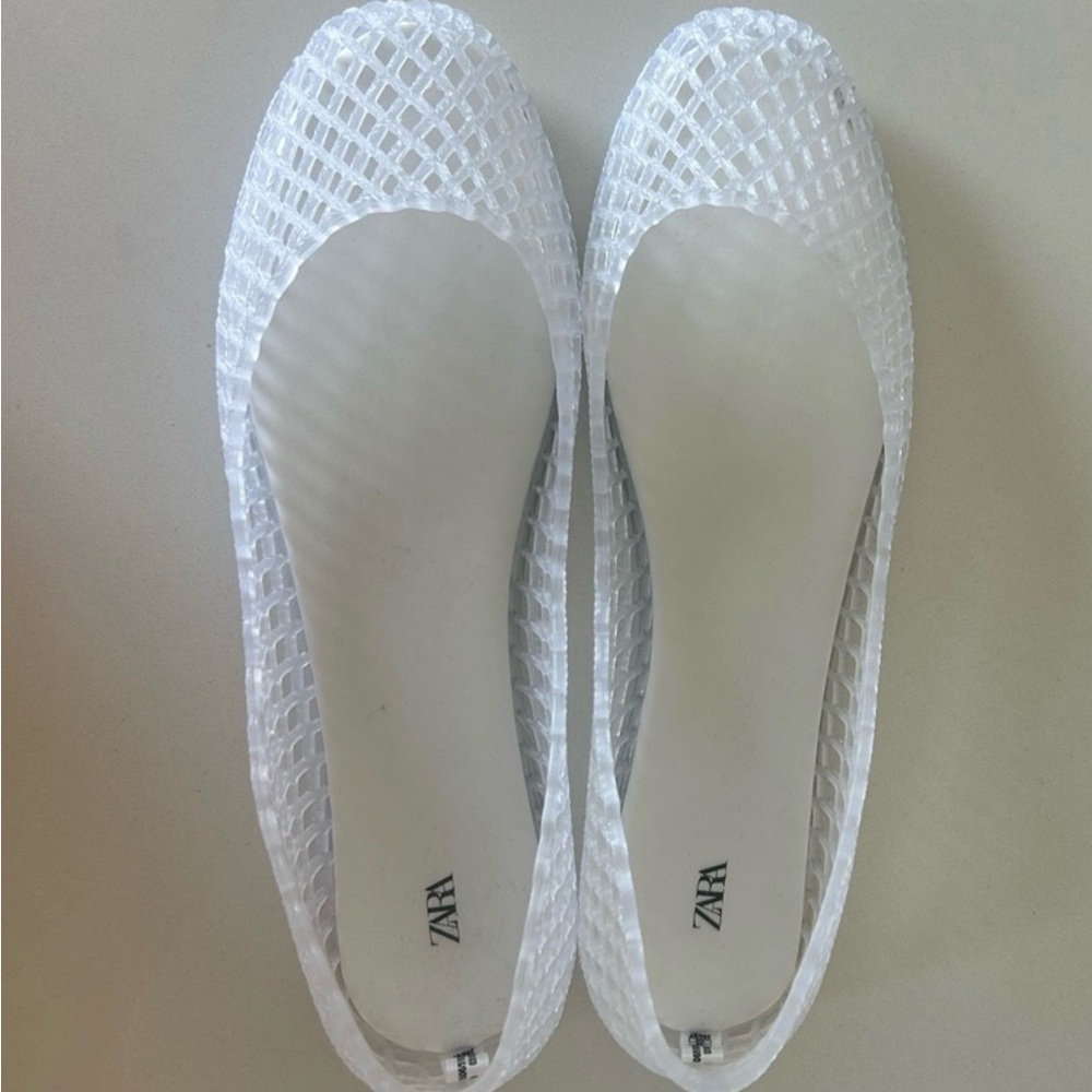 Zara White Textured Flats